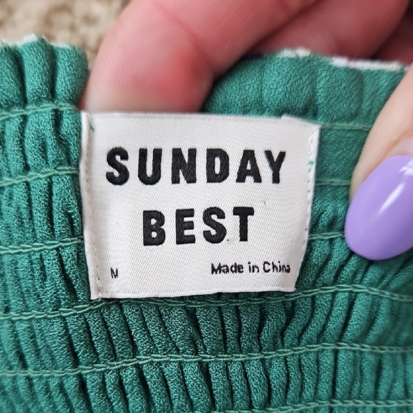 Aritzia Sunday Best Smocked Puff Sleeve Top - Picture 2 of 8